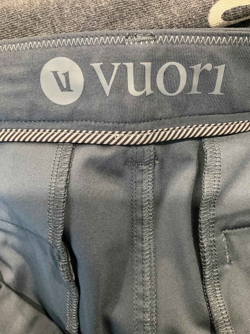 Vuori Meta size 36 Grey Polyester Shorts With Pockets Lightweight - Picture 6 of 9